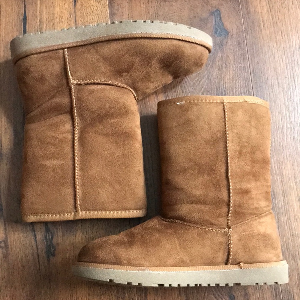 Hot tomato boots, color brown, size 7M